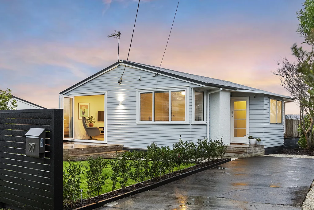 27 Kirrie Avenue, Te Atatu South, Waitakere City, Auckland