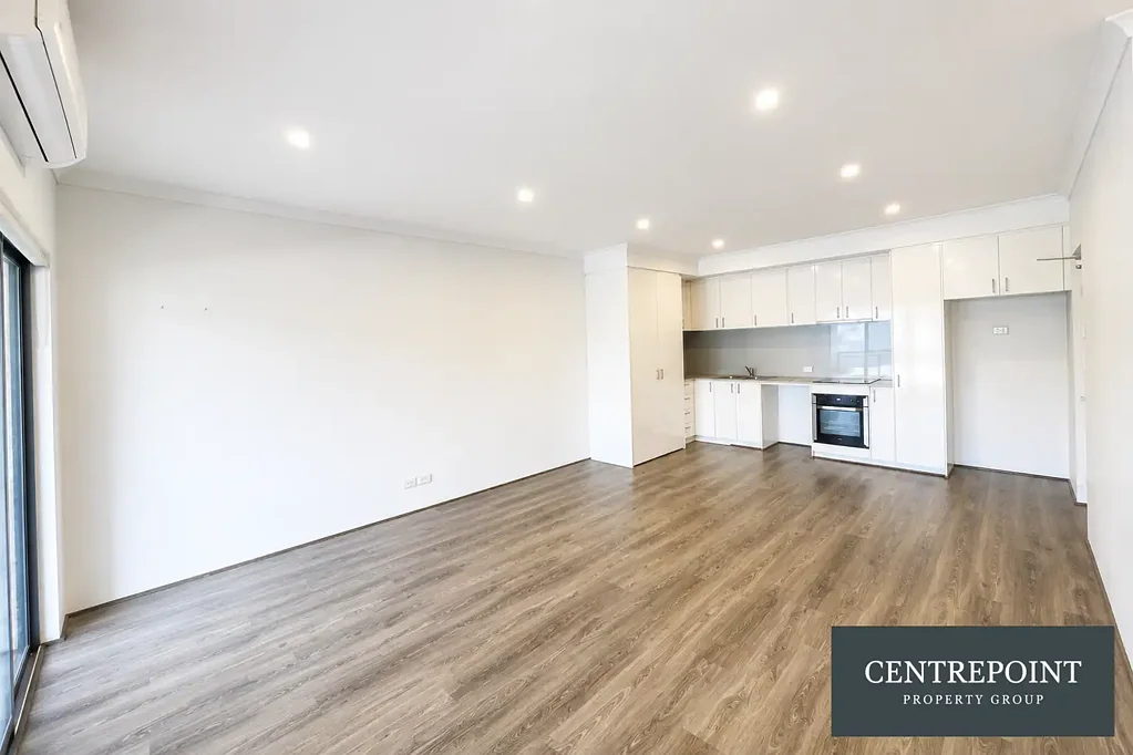 First Floor 1 Bedroom, 1 Bathroom, 1 Carbay + Balcony