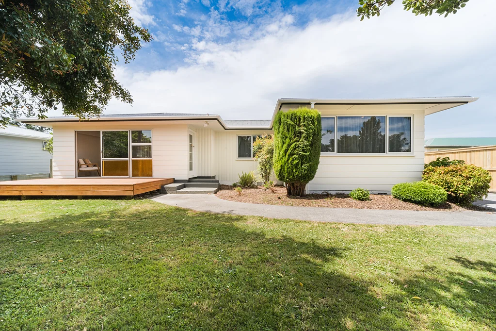 Awapuni 4 Slaapkamer Modern, Easy & Four Bedroom