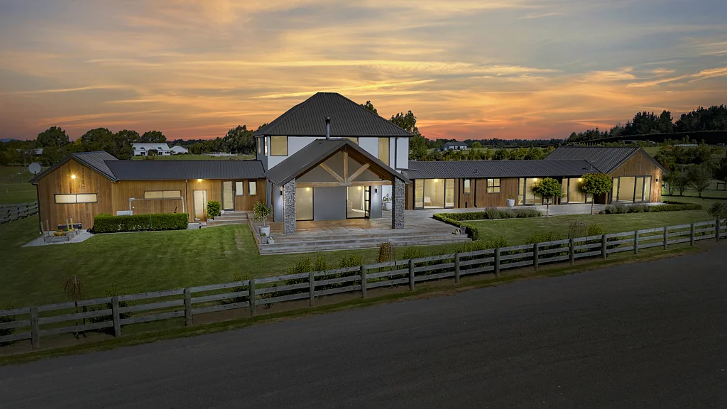 Fernside EXCEPTIONAL EQUESTRIAN LIFESTYLE - TWO DWELLINGS
