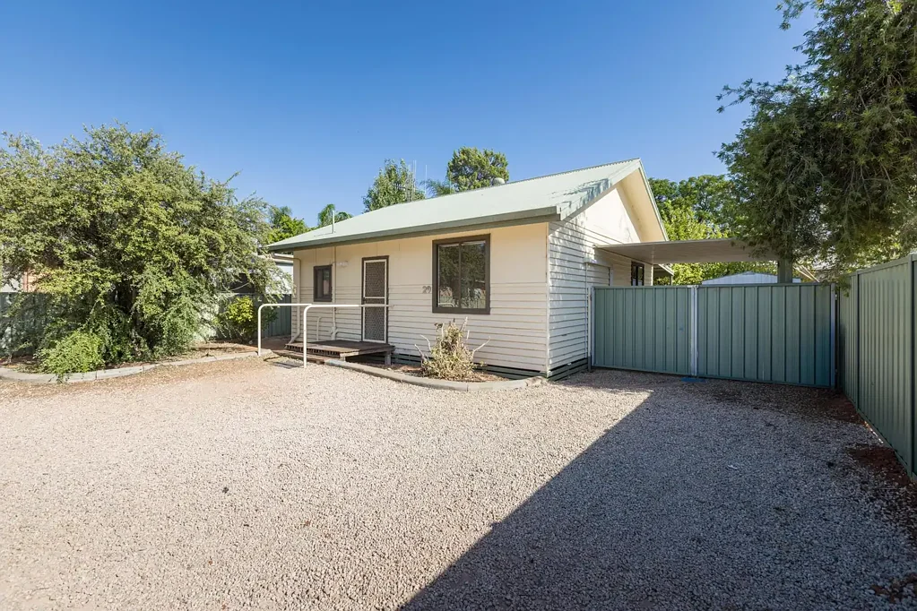 Robinvale 2房  PRIME LOCATION WITH OUTSTANDING POTENTIAL