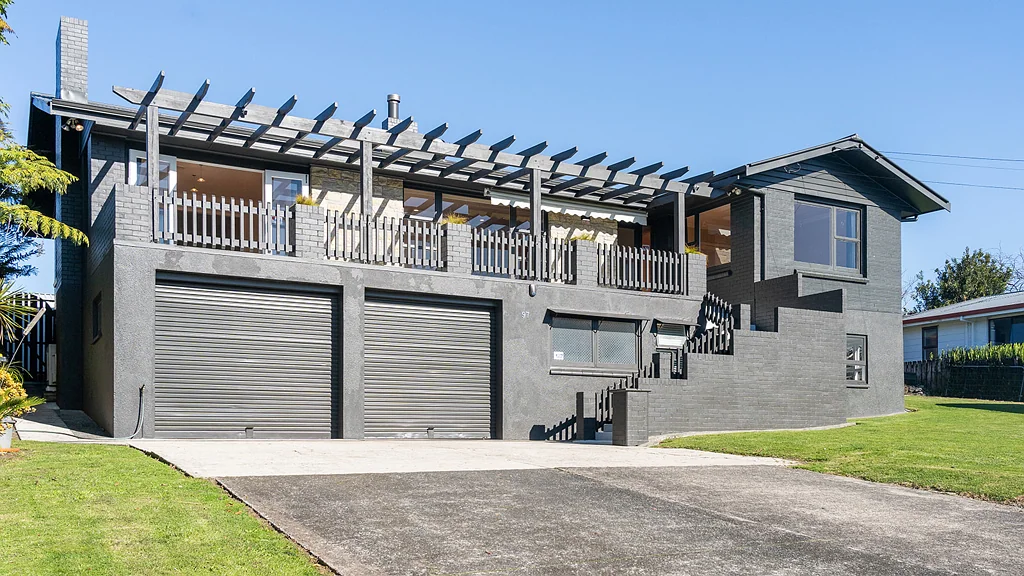Greerton 5ห้องนอน Sun-Drenched Brick Beauty