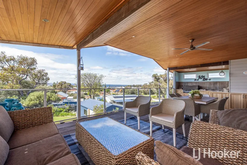 Falcon 3Moenga Home Open Cancelled - Coastal Living with Sunrise Views Over the Estuary