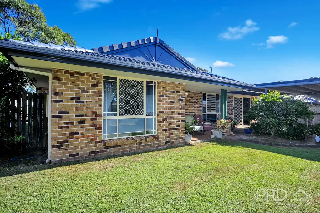 24 Bowerbird Avenue, Eli Waters, QLD 4655