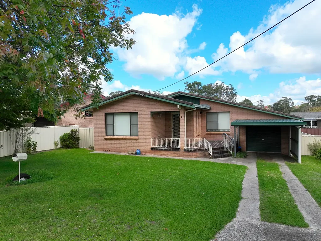 Glen Innes 3ਬੈੱਡਰੂਮ Attractive Brick and Tile Home