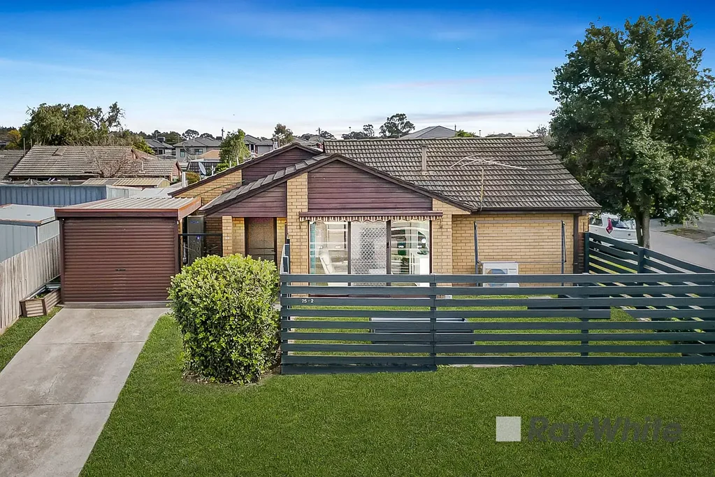 Dandenong 2ਬੈੱਡਰੂਮ MOVE IN READY WITH OWN STREET FRONTAGE!