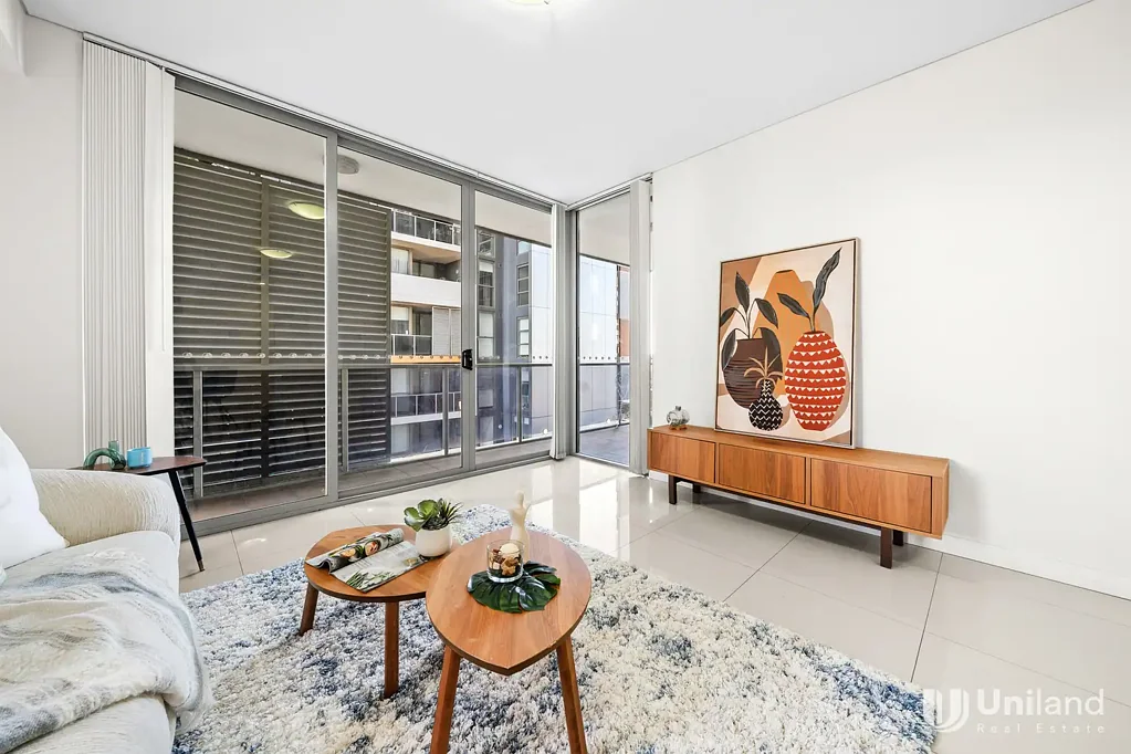 Granville 2 Slaapkamer Light-Filled North-West Facing Apartment | Modern 2 Bed, 2 Bath + Parking