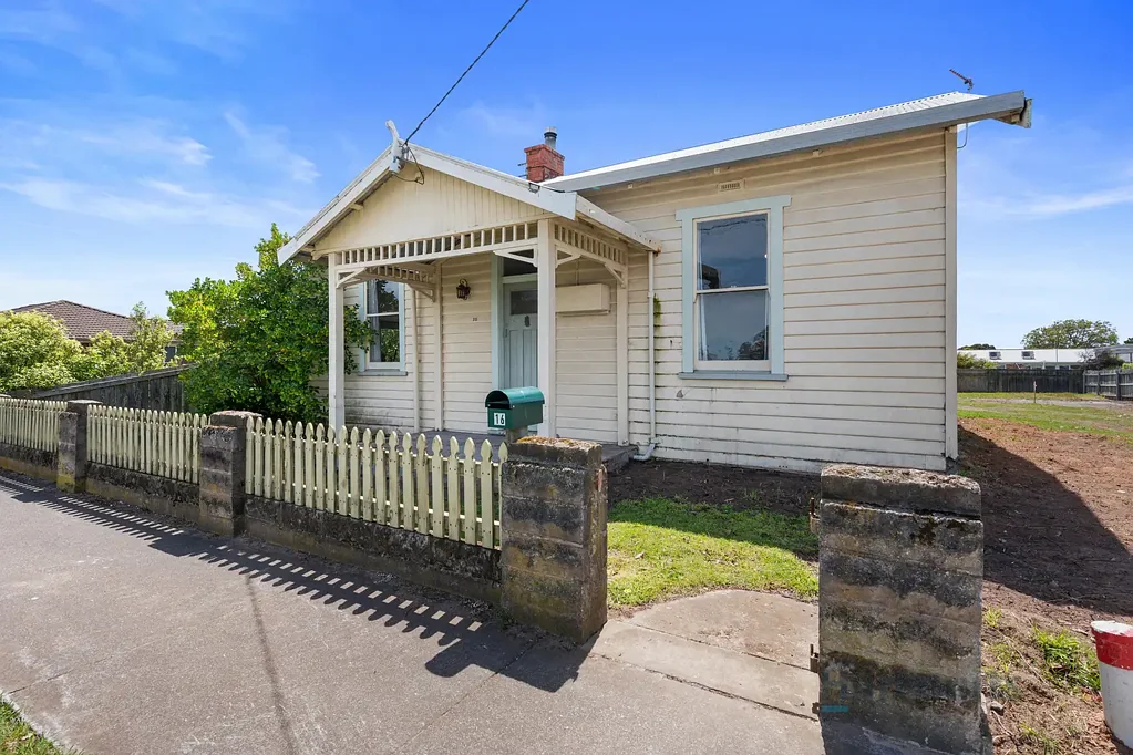 16 Nicholls Street, Devonport, TAS 7310