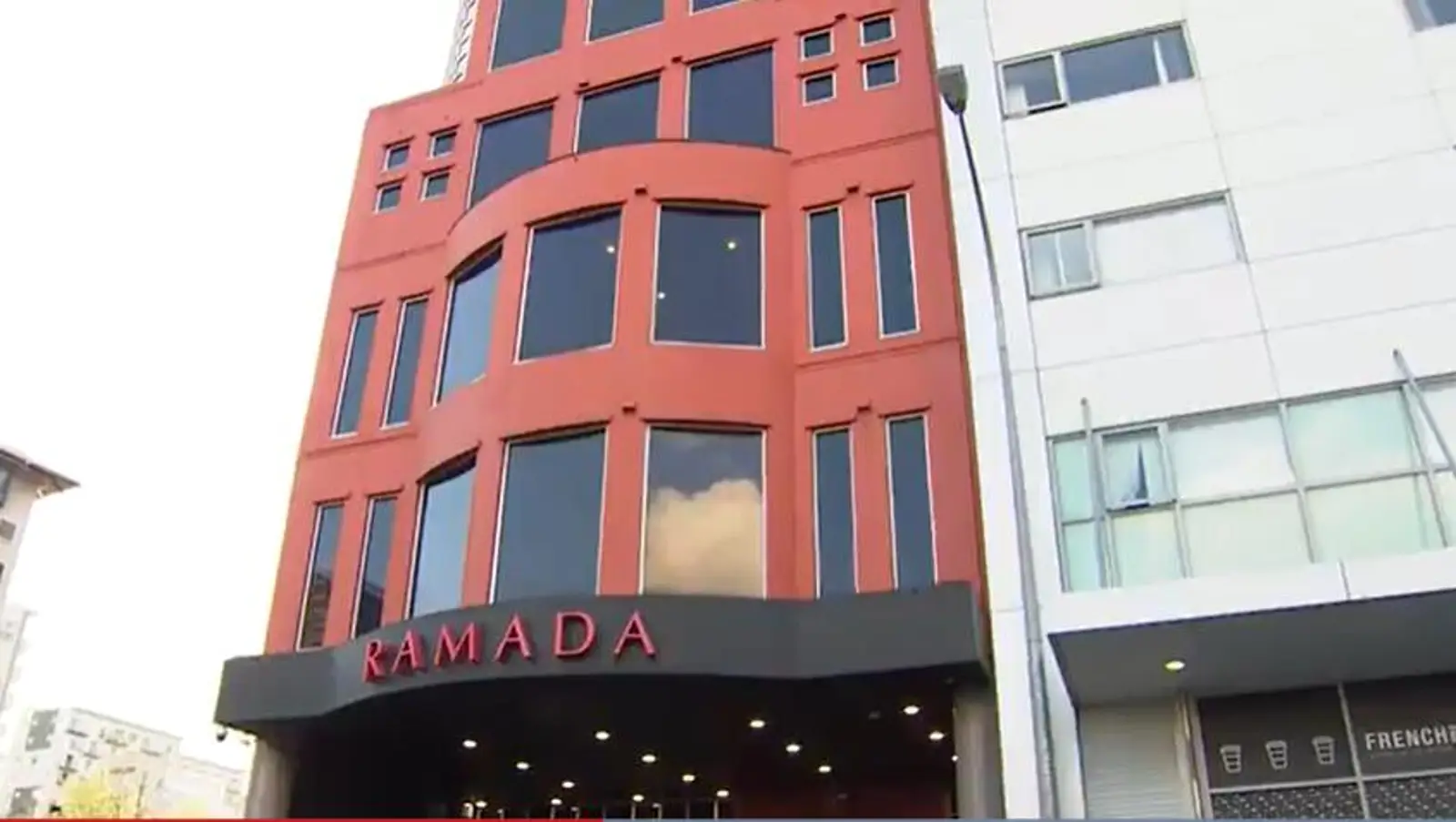 男子出逃隔离酒店后，在奥克兰逛了8小时，多地CCTV拍到身影！