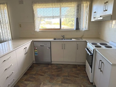 33 Baanga Road, Morphett Vale, SA 5162, 5房, 2浴, House