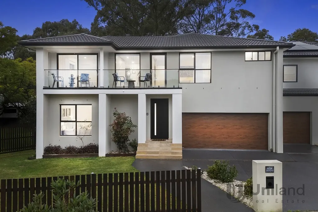 Carlingford 5ਬੈੱਡਰੂਮ Parkside privacy, contemporary Masterbuilt residence, impeccable in every detail