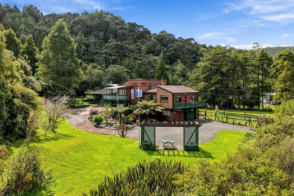 Waitakere 轻松开启乡村生活，多代同堂的理想家园，4公顷地块，拥抱自然！ Entry level multi-generational country living