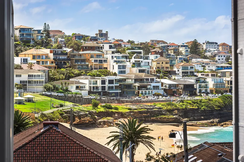 Bronte 1房 Bronte Beach隐居 121平米产权 私人庭院 海滩景观 设计师装修 回收硬木定制 BEACHSIDE HIDEAWAY OASIS
