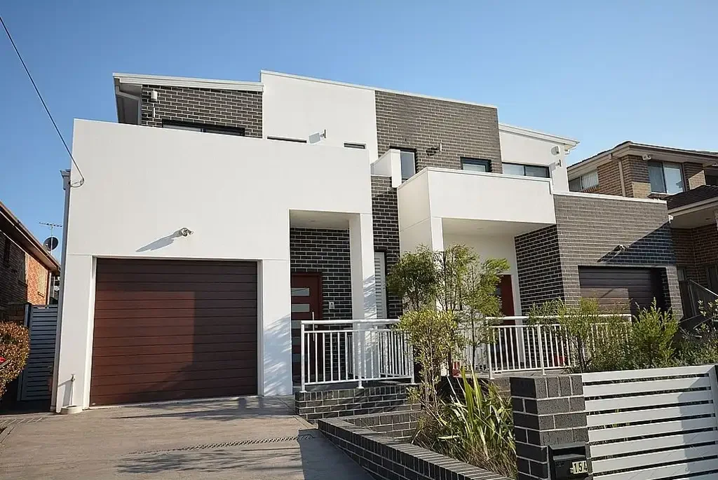 NEWLY RENOVATED DUPLEX IN IDEAL LOCATION!