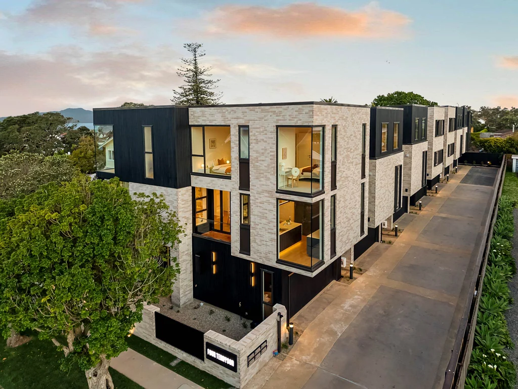 Takapuna 4房  The Last Opportunity at 4 Tennyson