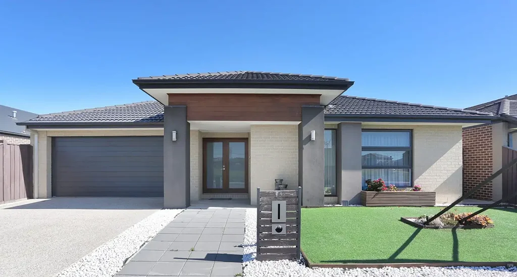 Wide Hallways | 4 bedroom | 3 Living Areas | Butlers Pantry