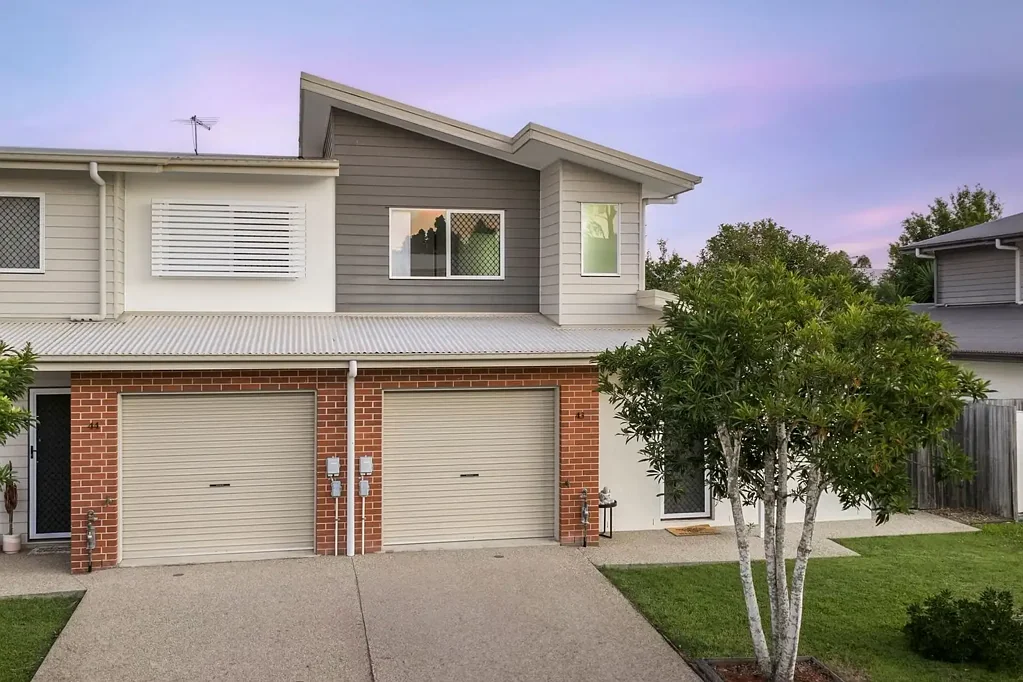 Narangba 3房  时尚、宽敞、位置优越，方便至极  Stylish, Spacious and Positioned for Ultimate Convenience