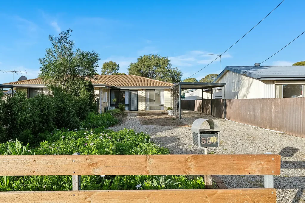 2 bedroom unit in great location