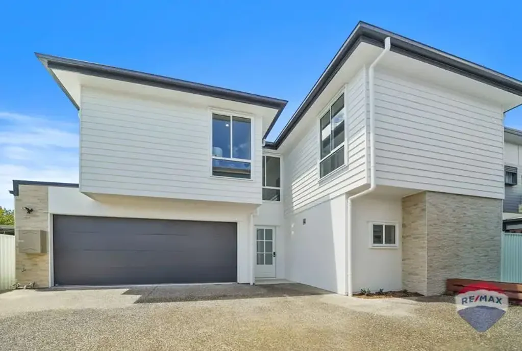 Clayfield 4Phòng ngủ Brand New Designer Home - Modern Sophistication in Blue-Chip Clayfield