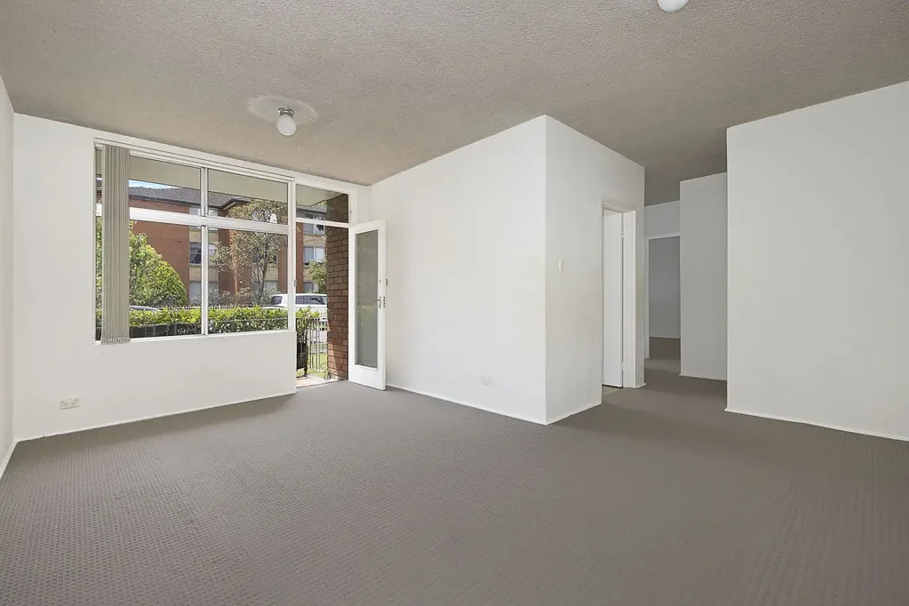 Spacious Ground Floor Unit with Parking