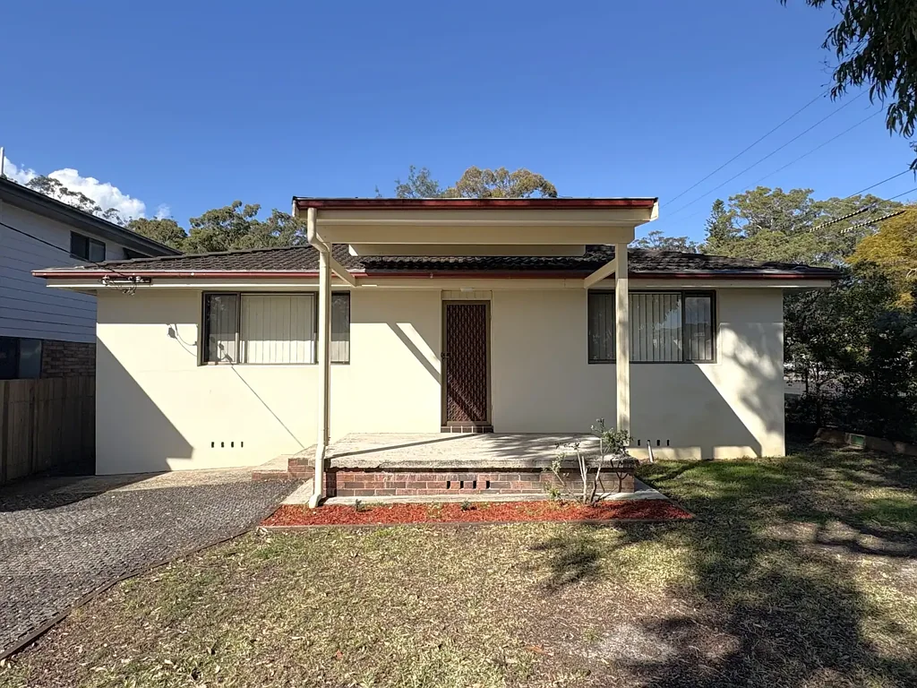 Tidy 2 Bed Home - TANILBA BAY