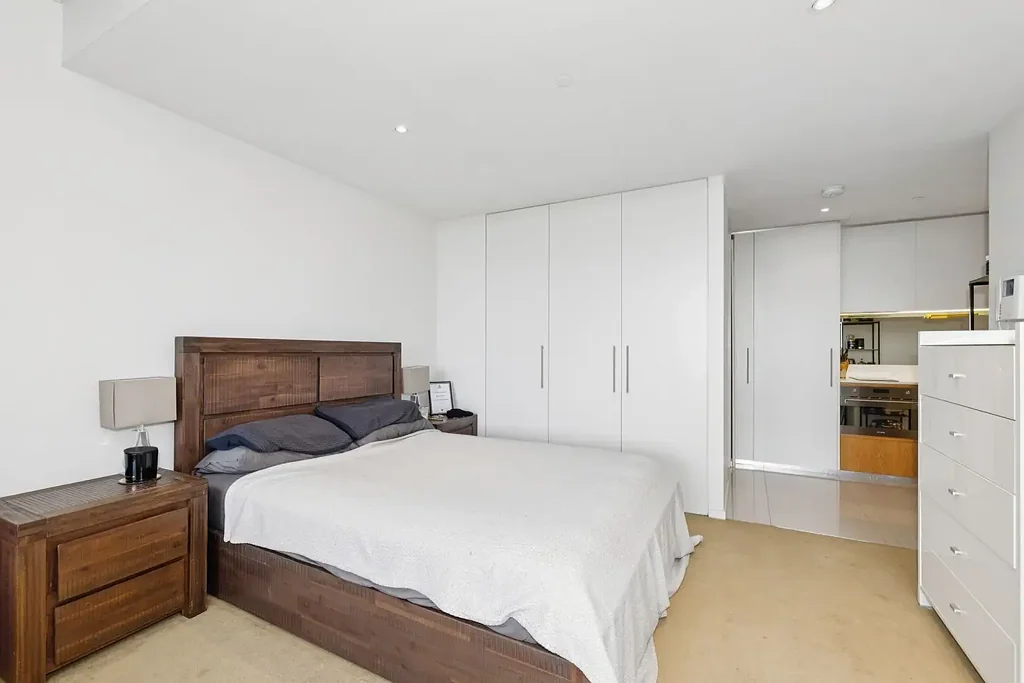 East Perth 2房  Dual Key Opportunity with Strong Returns & Resort-Style Living!