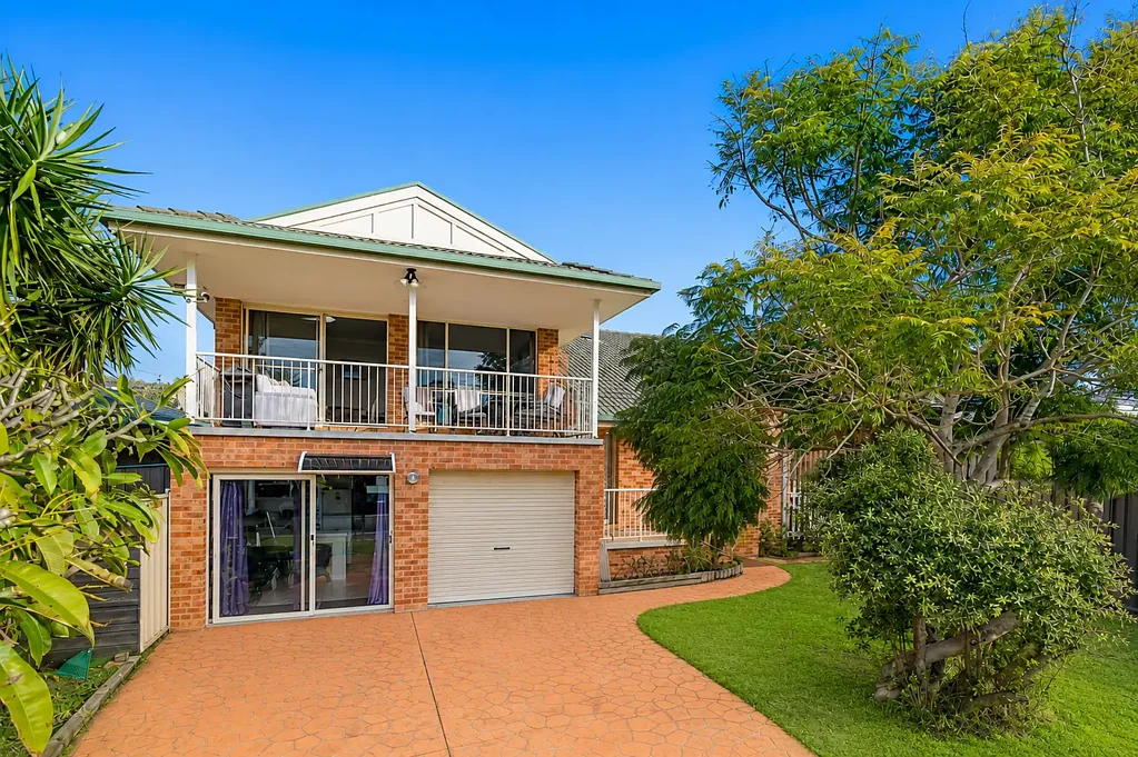 Nelson Bay 4Phòng ngủ Flexible Family Living with Income Potential in the Heart of Nelson Bay