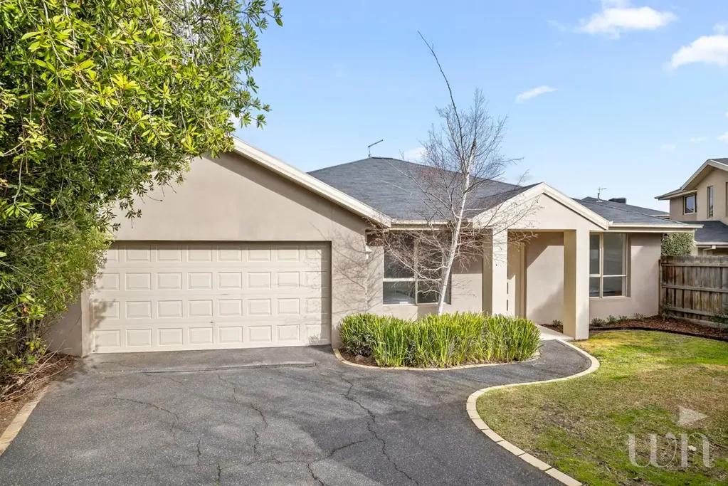 Mornington 3房 私密、安全且位置优越的海滨生活 Private, Secure And Perfectly Positioned Beachside Living