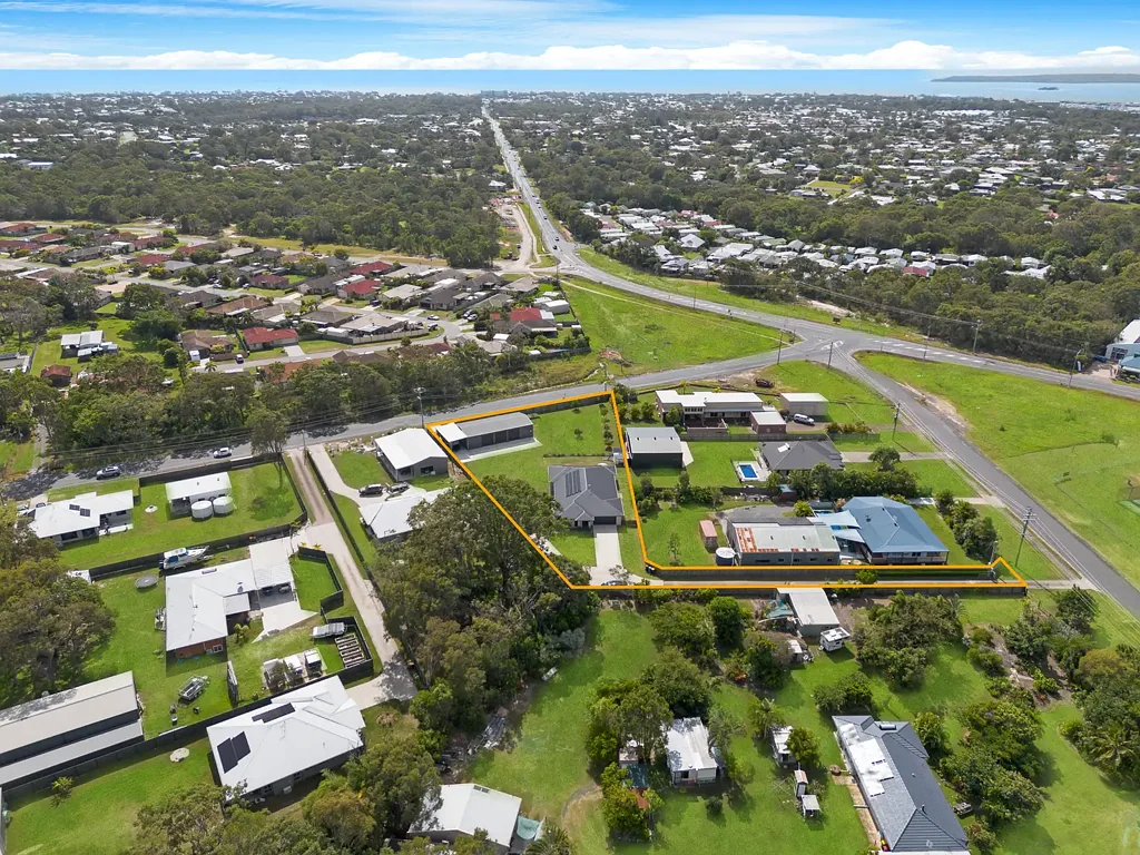 Urangan 4 Bedroom NOT ONE TO BE MISSED - STATEMENT PROPERTY WITH THE LOT