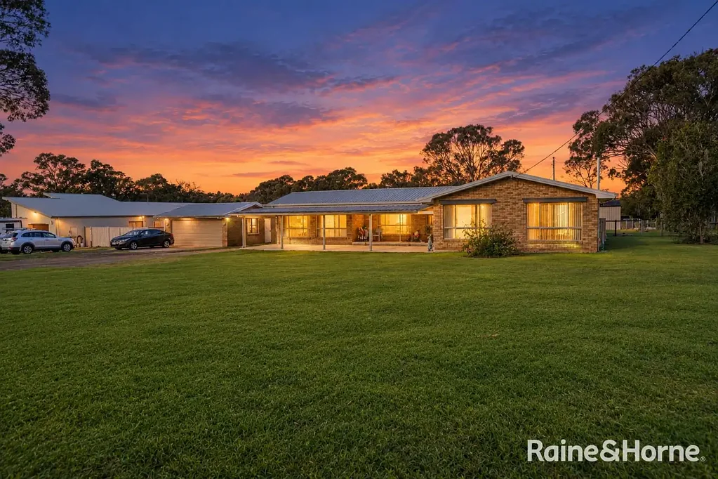 Urangan 5Kwarto Large Family Home, Peaceful Urangan Setting