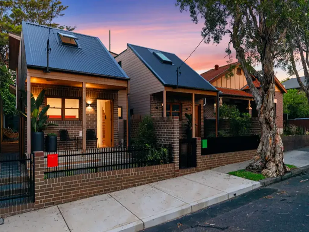 Leichhardt 4침실 Brand New & Freestanding Family Home in Enviable Leichhardt Location