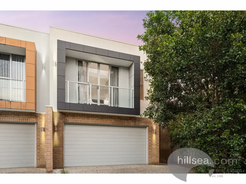 2/8 Compass Drive, Biggera Waters, QLD 4216