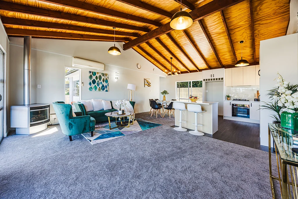 4/89A Royal Road, Massey, Waitakere City, Auckland