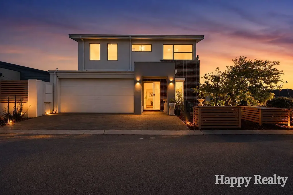 Canning Vale 4कमरा Double Storey Living with Everyday Convenience