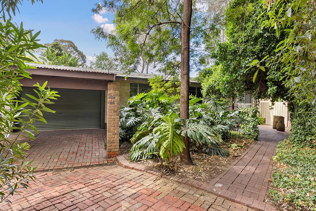 9 Lincoln Drive, Redwood Park, SA 5097