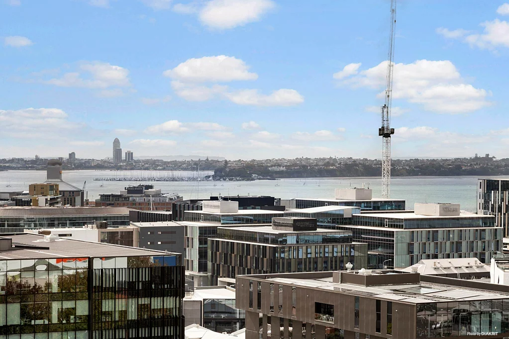 Auckland Central 1房  Urgent Sale- Cozy Living with Stunning Seaview
