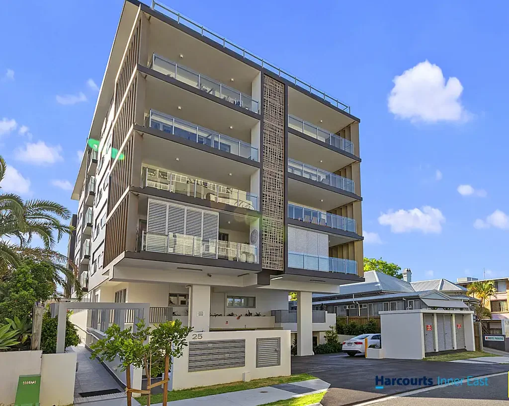Fully Furnished Apartment In The Heart Of Indooroopilly!