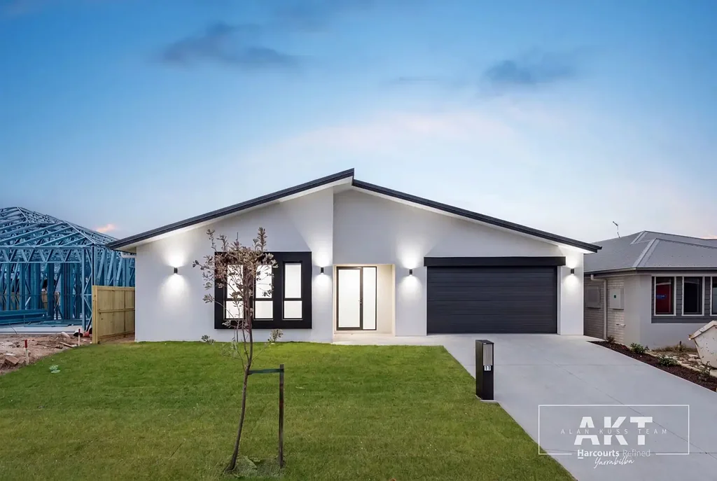 Yarrabilba 4Phòng ngủ ELEVATED MODERN LIVING WITH SPACE, STYLE & FUNCTIONALITY