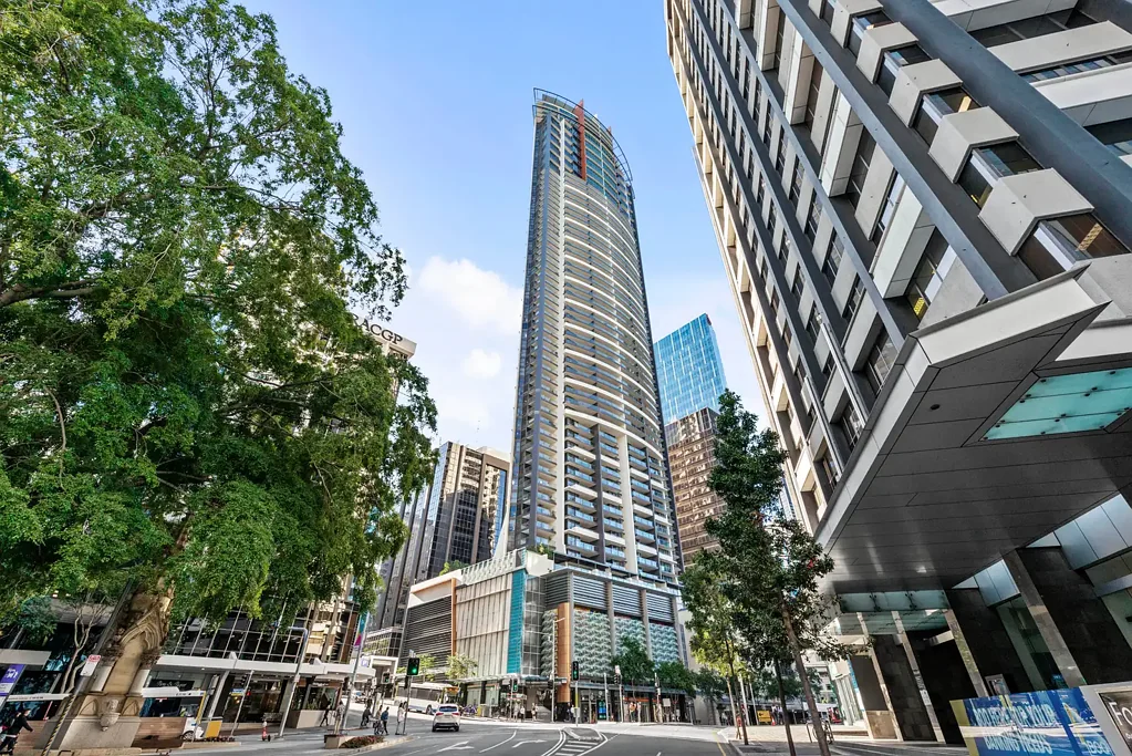 Spacious 1-Bedroom Fully Furnished Apartment with Carpark