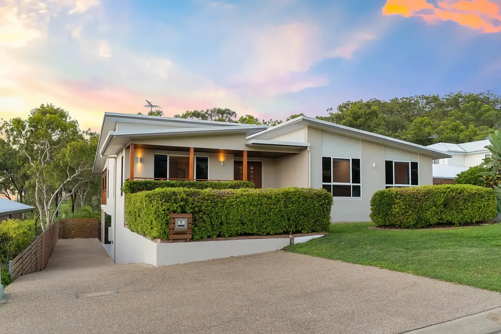 9 Eucalyptus Crescent, Norman Gardens, QLD 4701