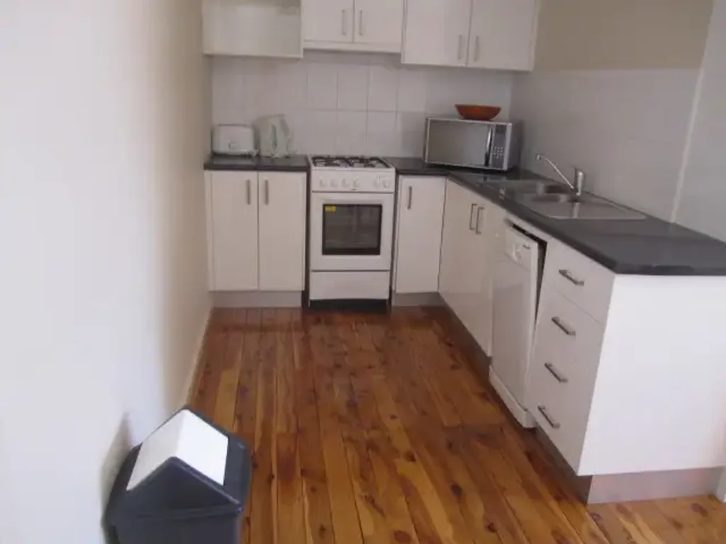 Furnished unit in the heart of town