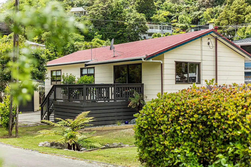 17 Forest Road, Pinehaven, Upper Hutt, Wellington