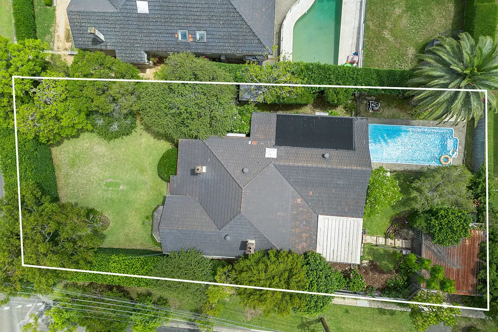 Roseville 4 Slaapkamer Tightly held for almost 50 years. Rare opportunity to secure a home in one of the North Shore’s most prestigious suburbs.