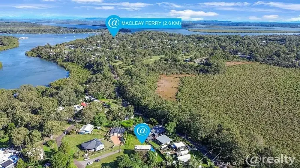 Macleay Island 3房 现代海滨生活 两层结构享海景 宽敞明亮宜人 一体化生活空间 厨师级厨房 智能家居系统 节能环保 下层多功能空间 豪华主卧套房 钢架结构耐久 绝佳黄金岛屿位置 岛屿生活投资首选 乘渡轮抵达探索。 Immaculate Steel-Frame Coastal Residence