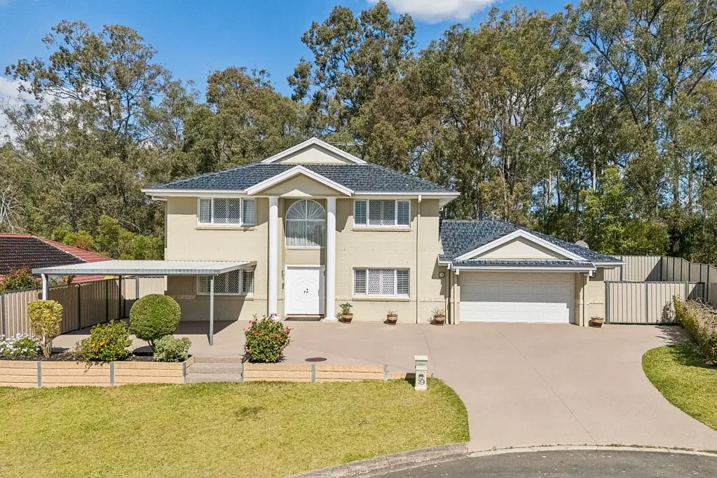Warner 4Moenga RARE AS HENS TEETH AND COMPLETELY PRIVATE