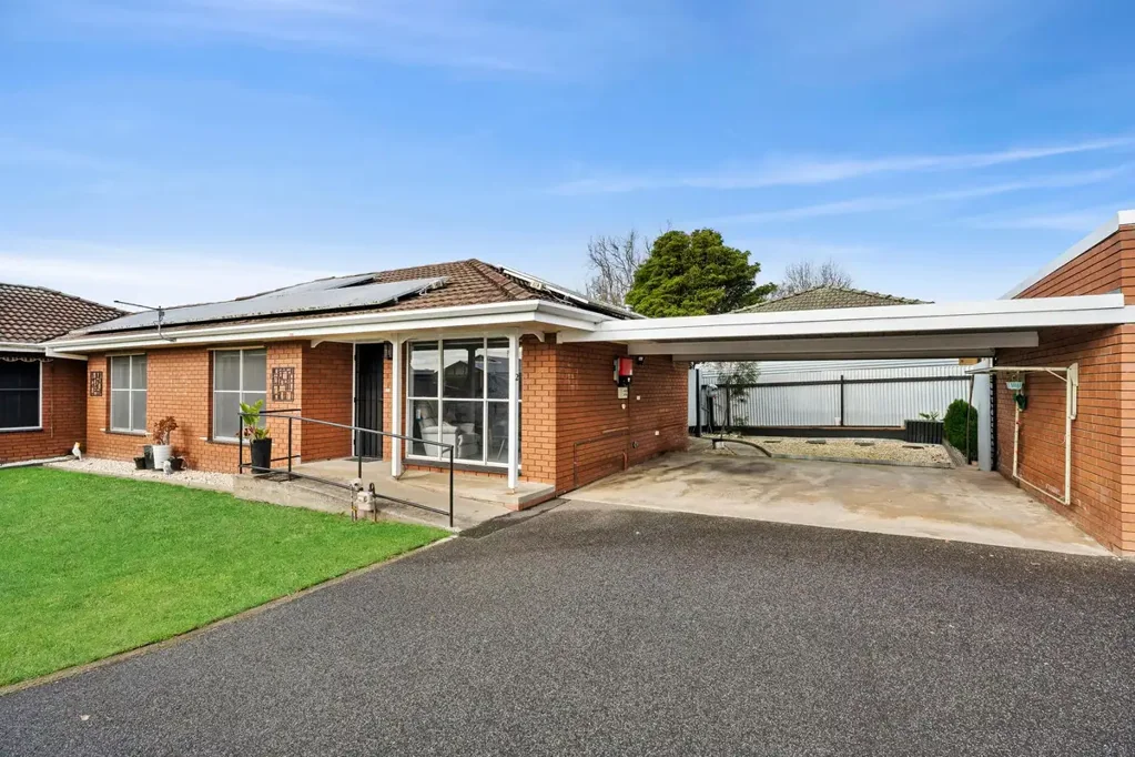 2/10 Gravesend Street, Colac, VIC 3250