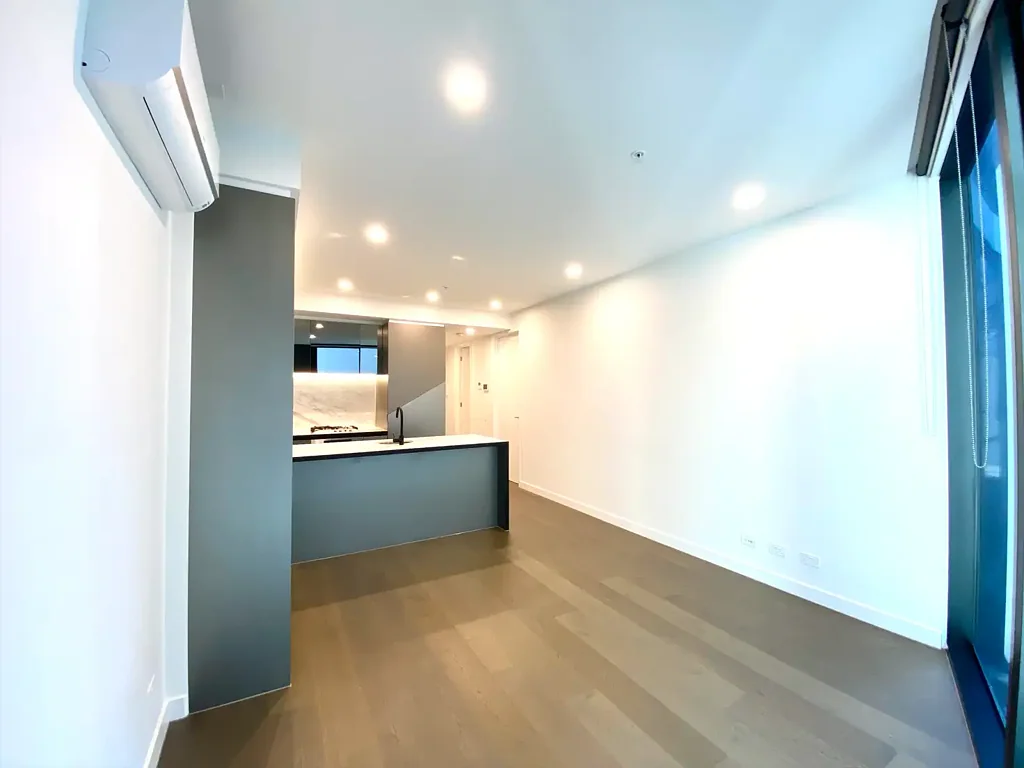 Two Bedroom Apartment in the Heart of Melbourne