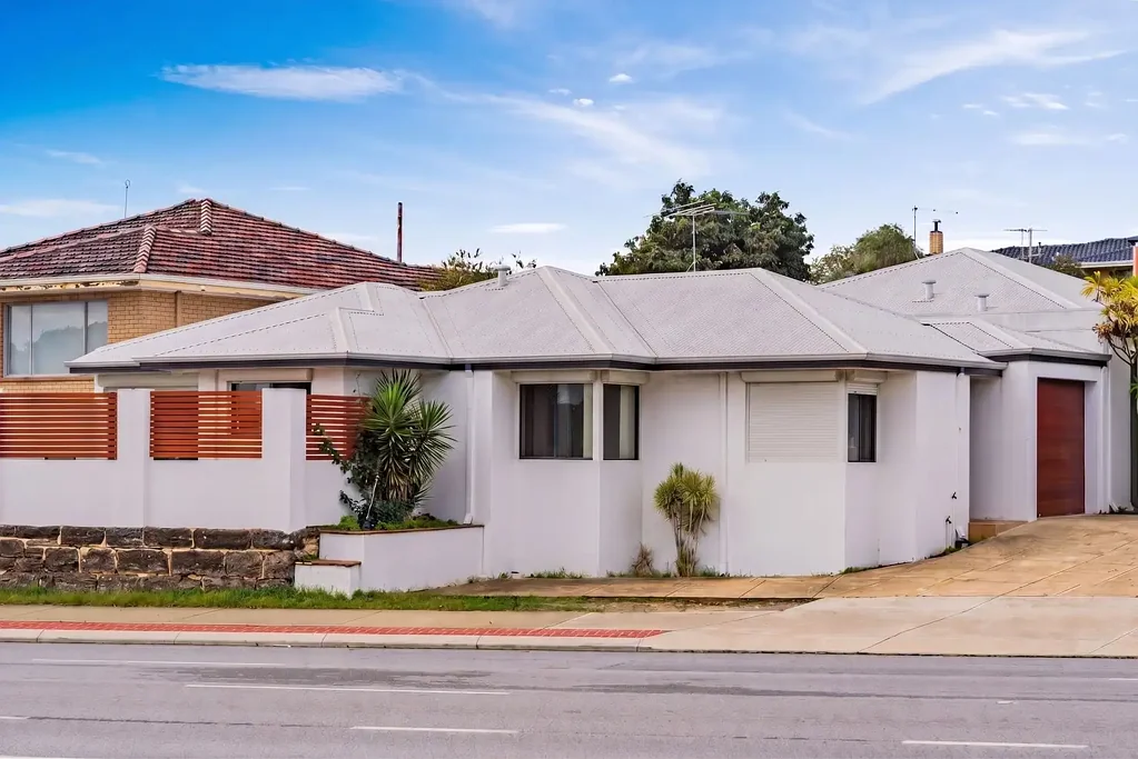Nollamara 3ห้องนอน Just Listed - Easy-Care Living in a Convenient Location
