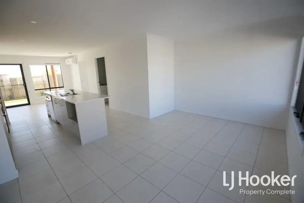 Stunning Townhouse In Perfect Location!