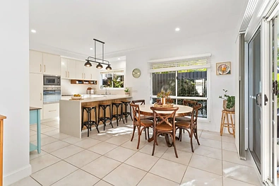 10/200 Upper Dawson Road, The Range, QLD 4700, 3 slaapkamers, 2 badkamers, House